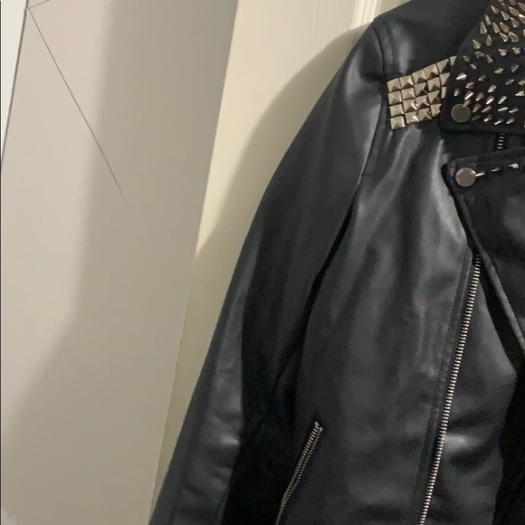 Biker jacket with custom neck design - Picture 3 of 6